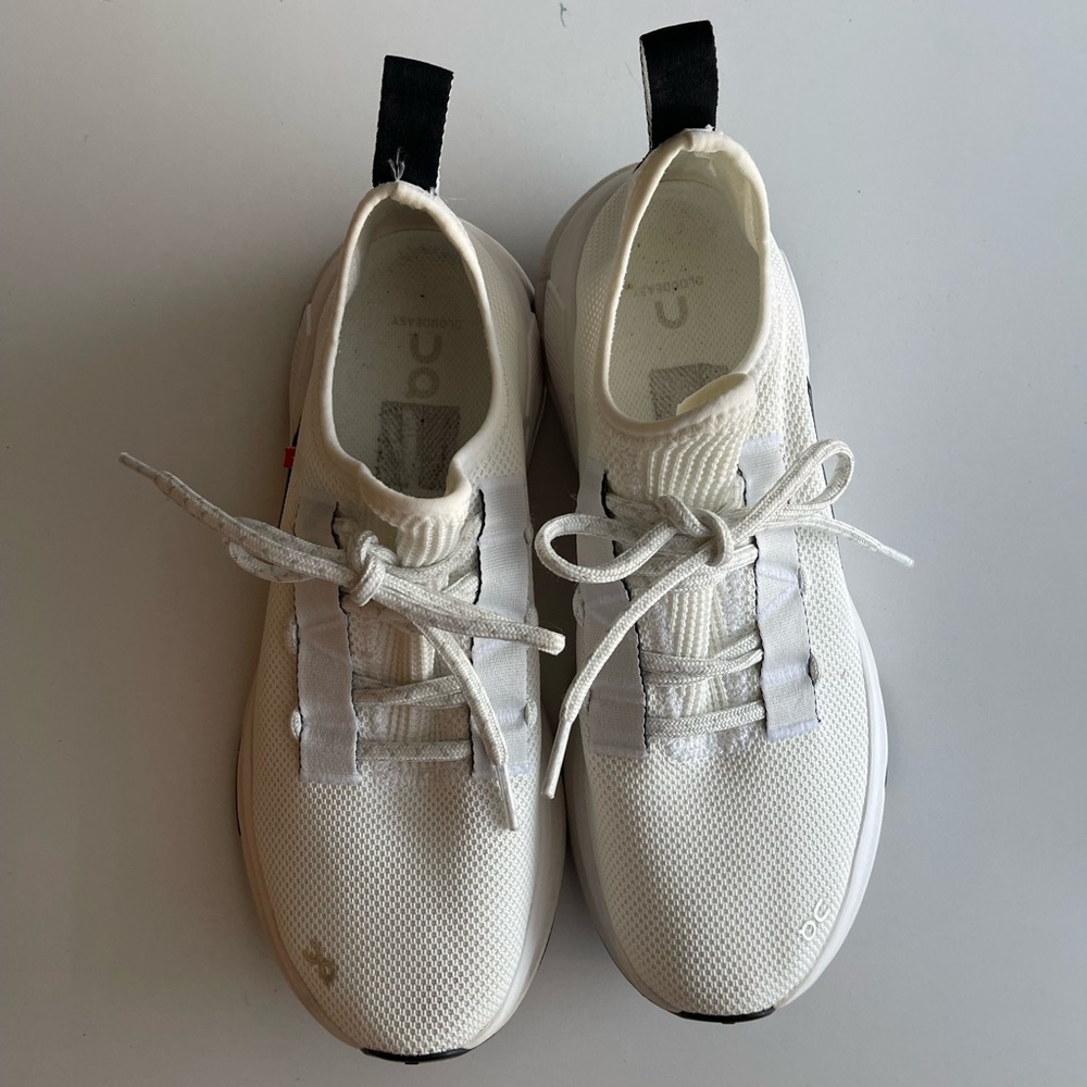 On Clouds Sneaker - Size 9.5